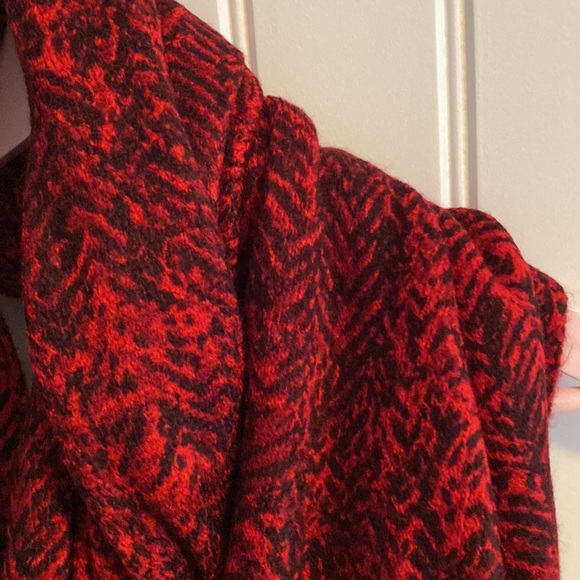 Micheal Kors Printed Scarf - Picture 2 of 4